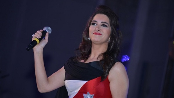 الفنانة زين عوض 