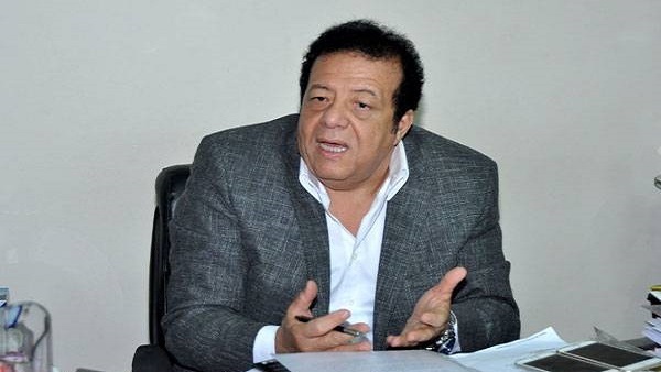 الدكتور عاطف عبد