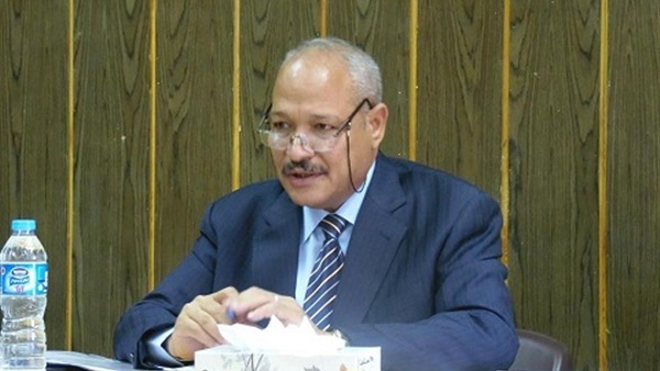 الدكتور على عباس