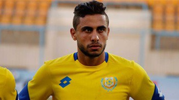 محمد فتحي لاعب وسط
