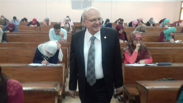 الدكتور خالد عبد
