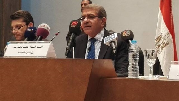 عمرو الجارحى وزير