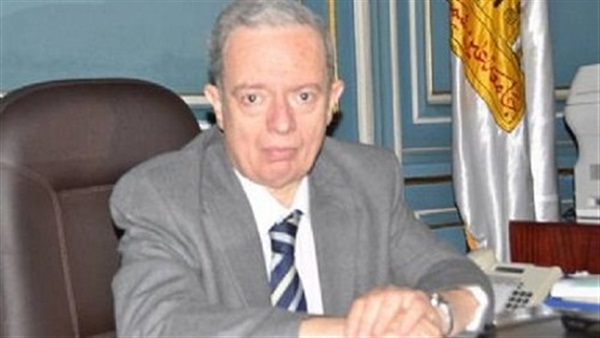 الدكتور حسين عيسى