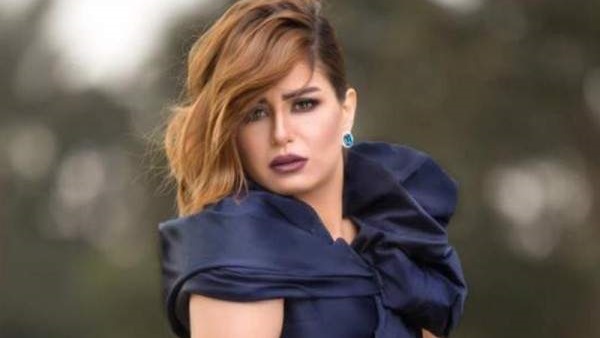 الفنانة منة فضالي