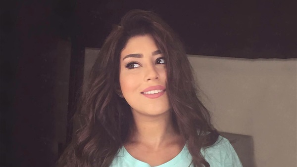 الفنانة ايتن عامر