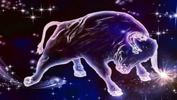 صفات امرأة برج الثور