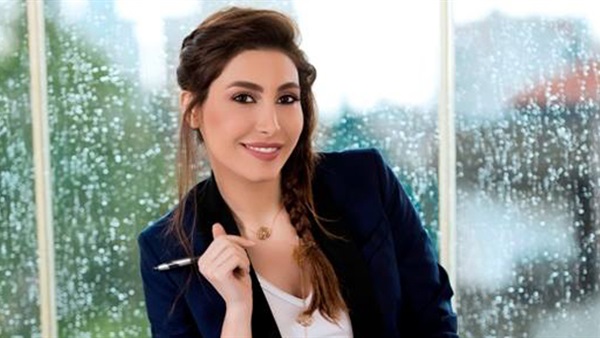 الفنانة يارا 