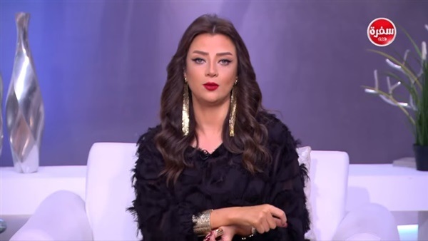الاعلامية رضوى الشربيني