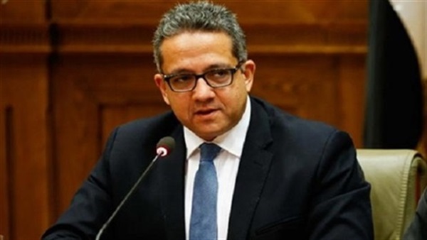 وزير الاثار