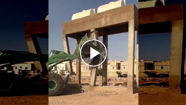 هدم بناء ينتهي بمصيبه