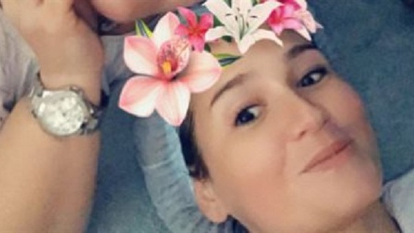 هنا شيحة وطبيبة التجميل