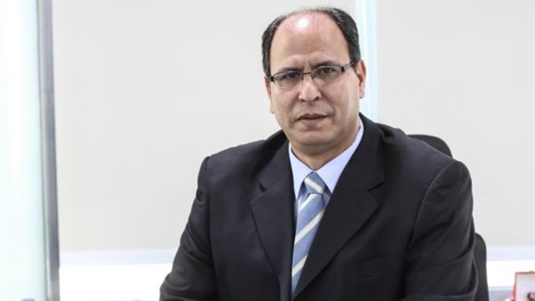 عادل السنهورى رئيس
