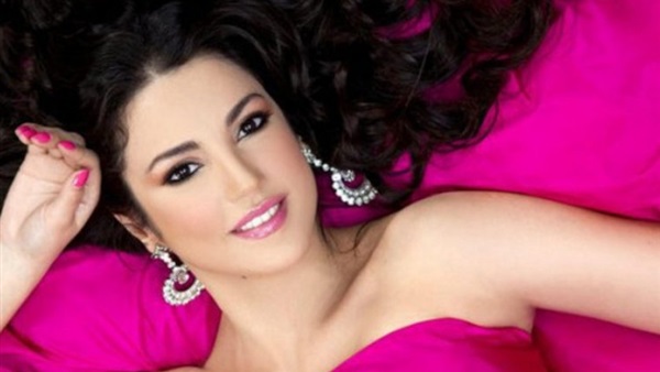 الفنانة درة 