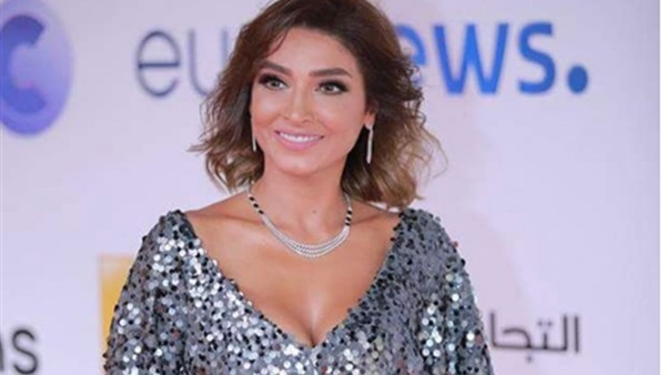 الفنانة روجينا