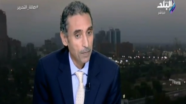 الكاتب الصحفى على