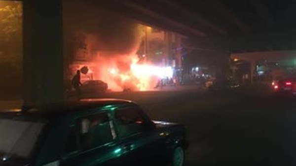 حريق بسيارة أجرة