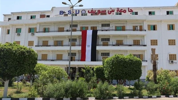 كلية الألسن بجامعة
