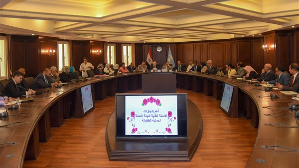 اجتماع محافظ الإسكندرية