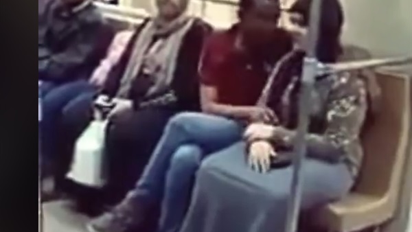 فيديو في المترو