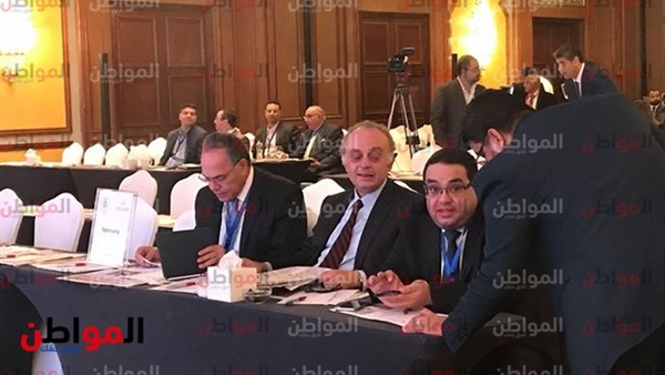بدء مؤتمر شركة المال