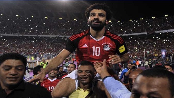 محمد صلاح يحتفل بتأهل