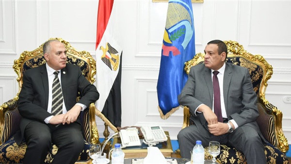 محافظ البحيرة يستقبل