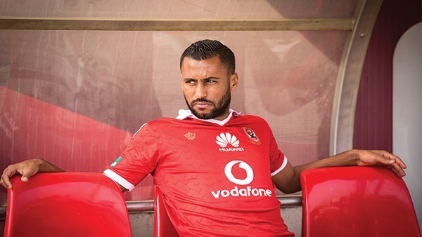 حسام عاشور لاعب الأهلي