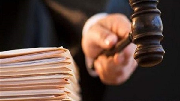 معاقبة مسئول بالبترول