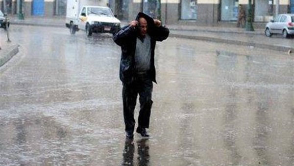 سقوط أمطار متوسطة