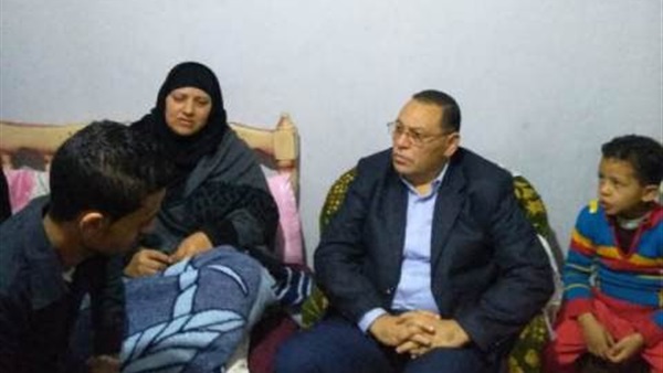 محافظ الشرقية يؤدي