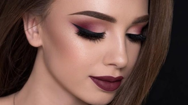 تعلمي كيفية وضع مكياج