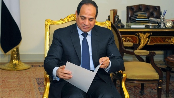 الرئيس السيسي يفتتح