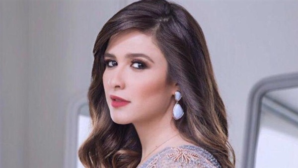 الفنانة يا سمين عبد
