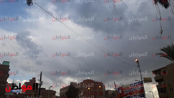 غيوم وأمطار في سماء