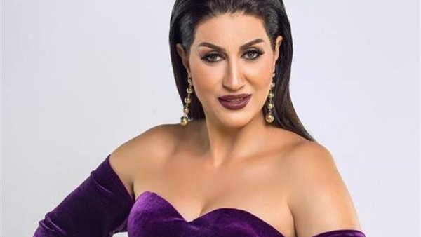 الفنانة وفاء عامر