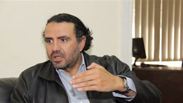 الدكتور محمود العلايلى