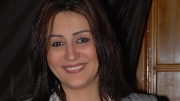 الفنانة وفاء عامر