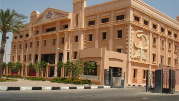 جامعة الأهرام الكندية