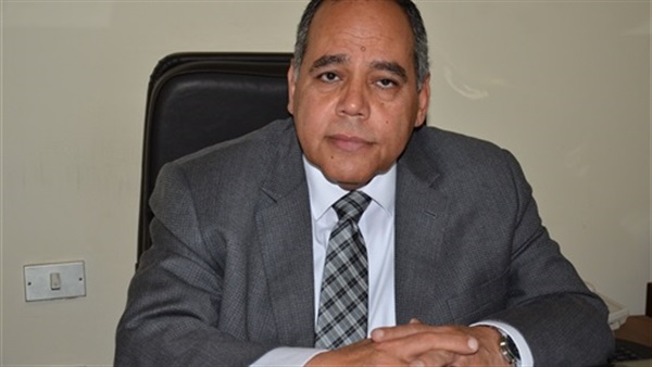 الدكتور عاطف العوام