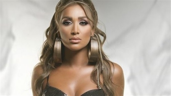 الفنانة مايا دياب