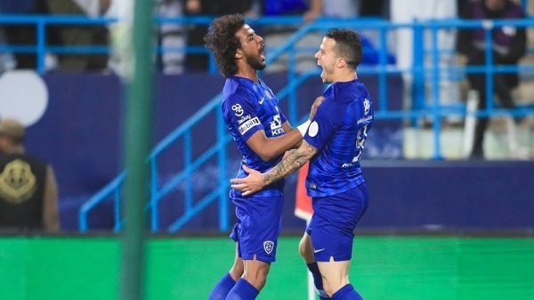 لاعبا الهلال