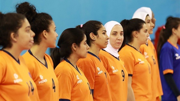 سيدات طائرة الشمس
