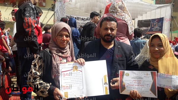 أصغر بائعة أنابيب