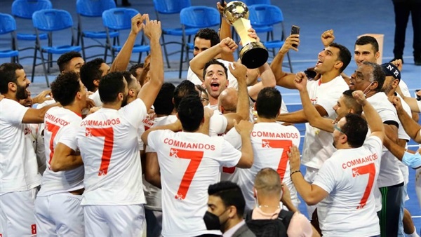 يد الزمالك بطل كأس