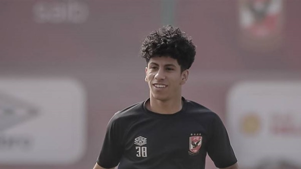 لاعب الأهلي عمار