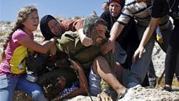 أسر فلسطينية تواجه
