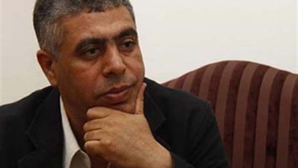 الكاتب الصحفي عماد