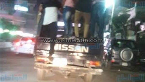 سيارة شرطة تزف عروس