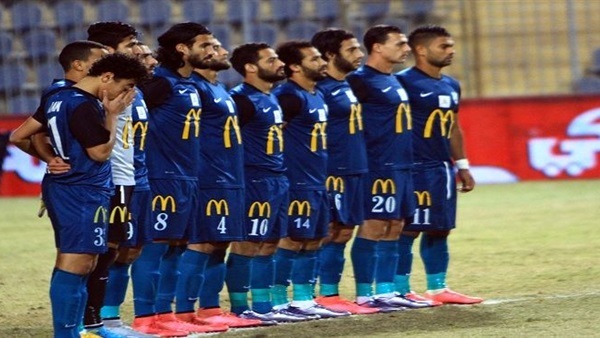 نبي يدخل معسكر مغلق