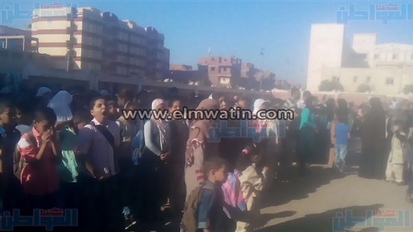 توافد الطلاب على